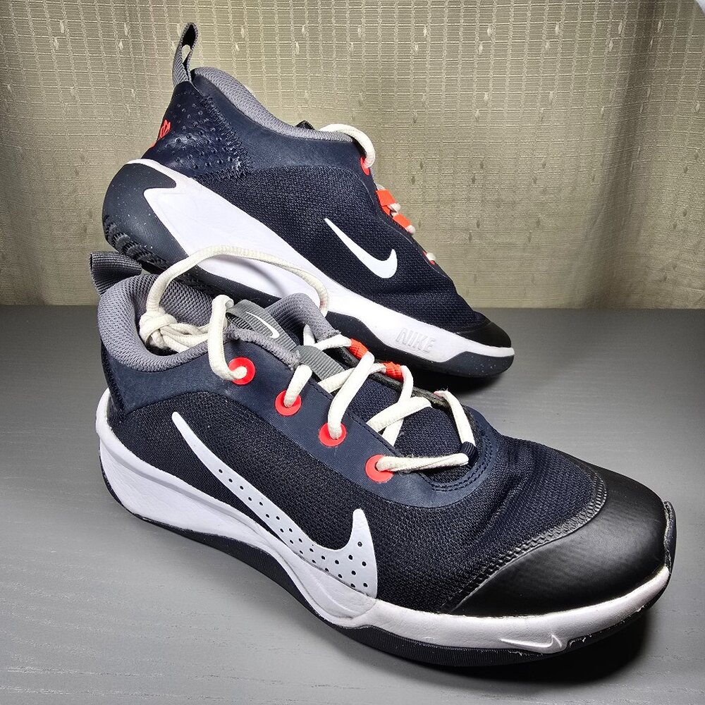 Nike Omni Multi-Court Sneakers Youth Size 6Y DM9027-402 Navy/White/Red Pre-Owned